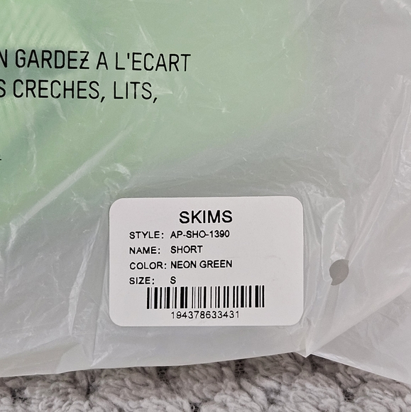 SKIMS NEON GREEN COTTON RIBBED SHORTS MINI - Picture 4 of 4